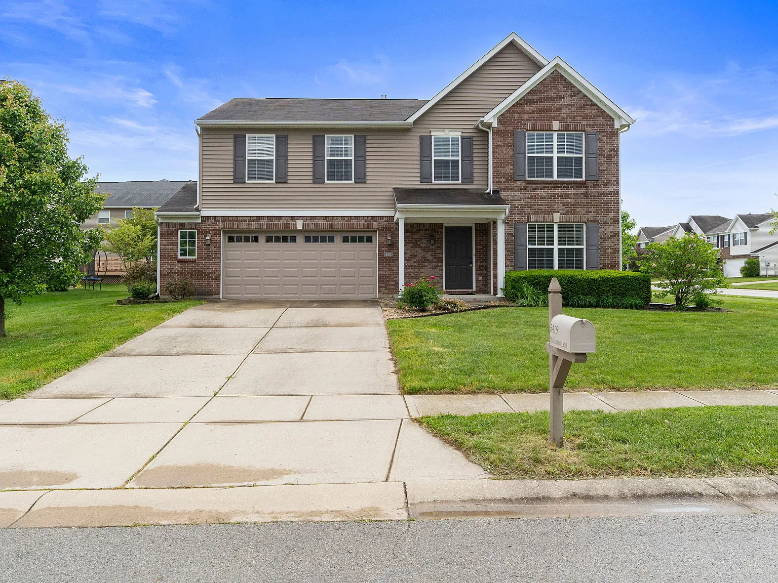 4 bed, 2.5 bath, 3882 sqft, $2,250 — Photo 2