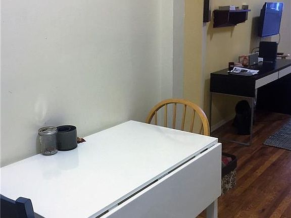 2nd image of 112 W Houston St APT C