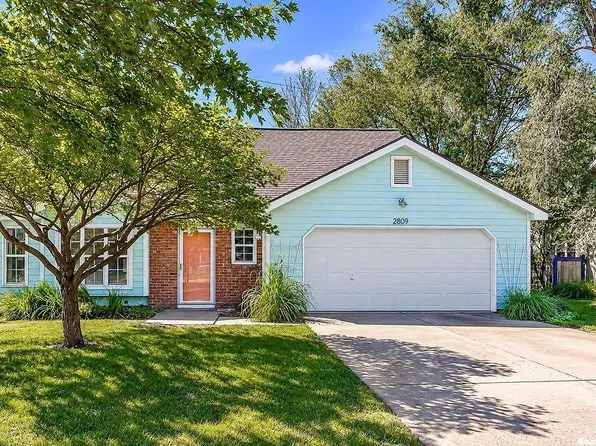 2809 Bluestem Dr, Lawrence, KS 66047