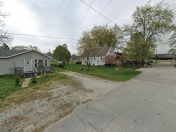 3rd image of 921 Fleming St