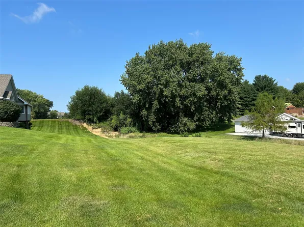 6806 NW 98th St, Johnston, IA 50131