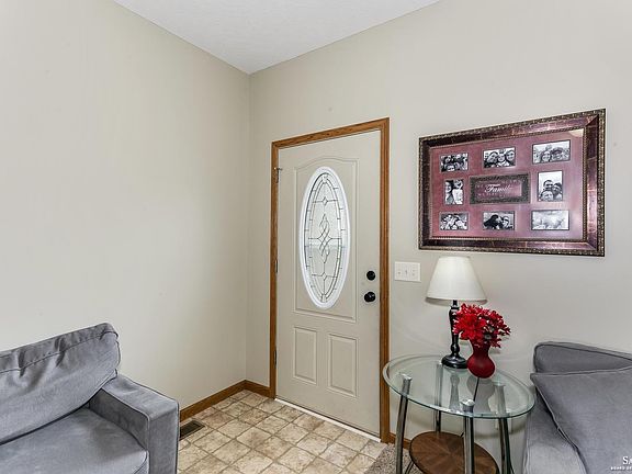 4th image of 639 Joanie Ln
