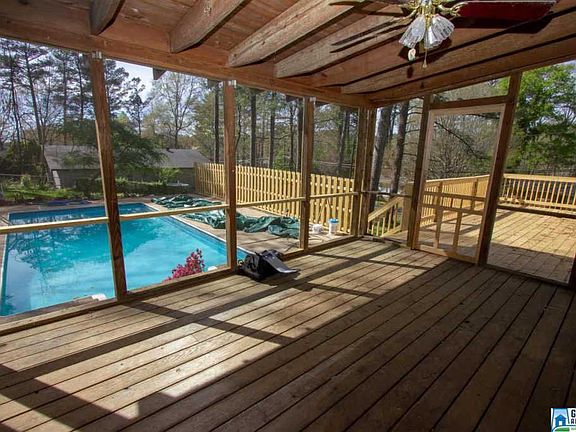 3rd image of 1556 Highland Dr