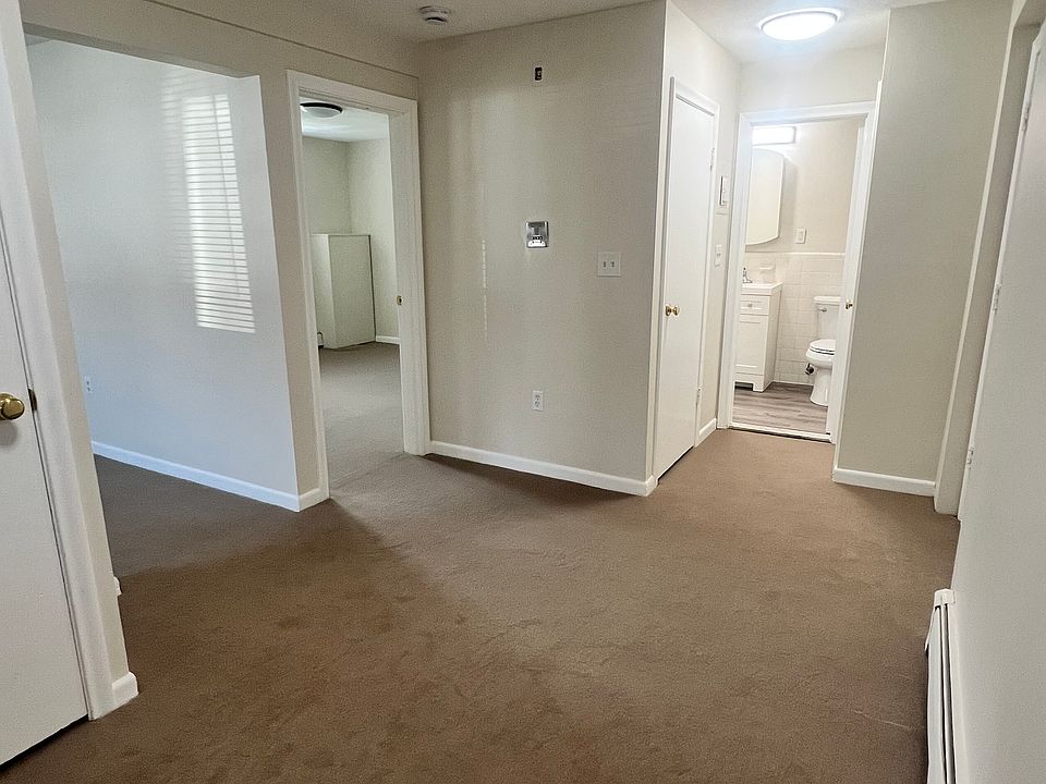 2nd image of 180-186 Gardner St #103W