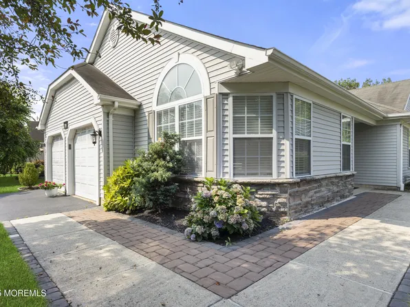 79 Rosewood Drive, Lakewood, NJ 08701