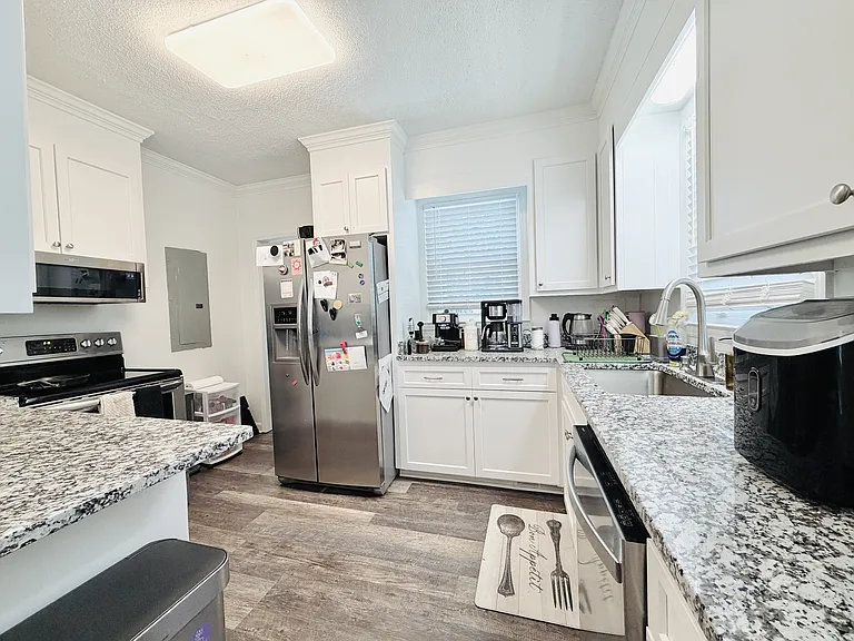 604 Oakland Ave — Photo 8