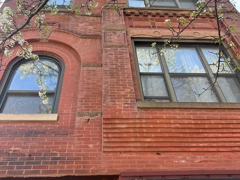 N Paulina St — Photo 25