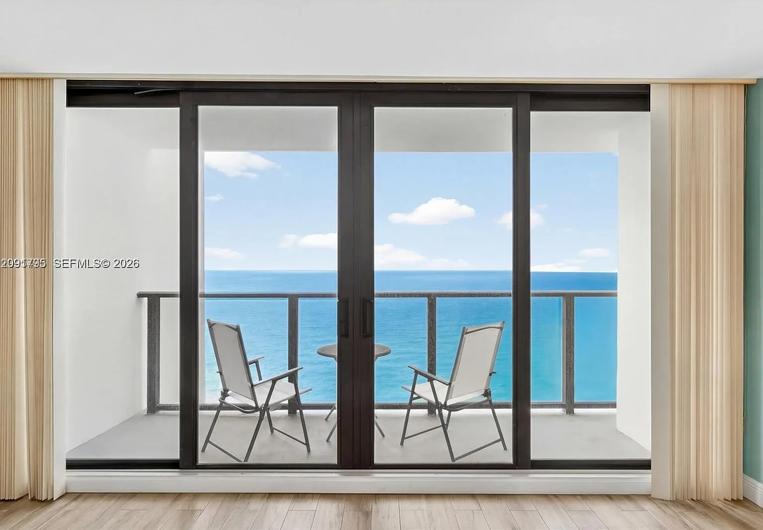Catania Condo — Photo 2