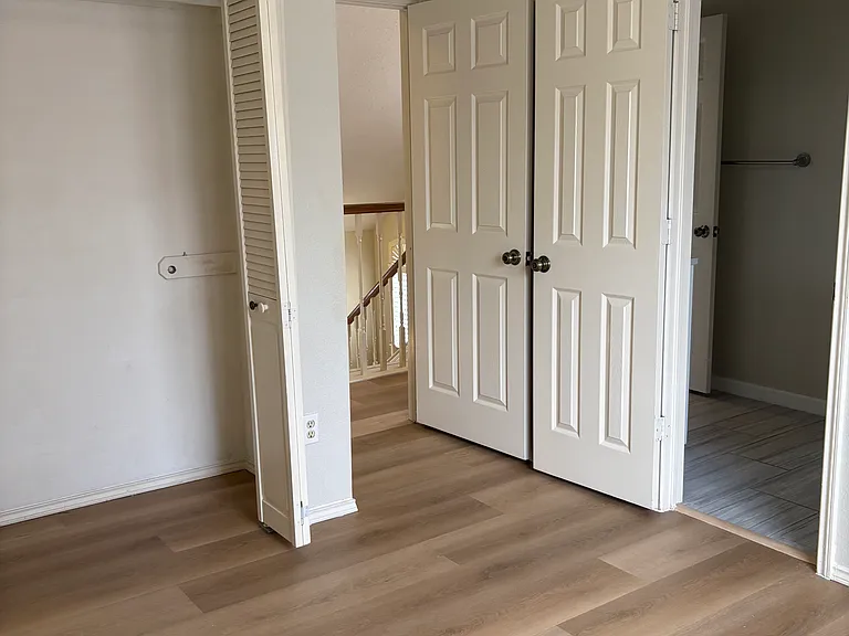 633 Raintree Cir — Photo 13