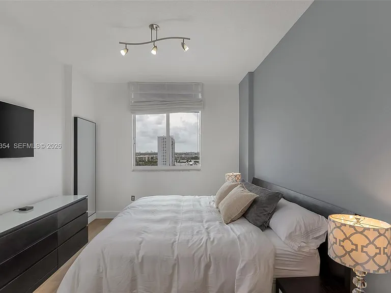18800 NE 29th Ave #15 — Photo 9
