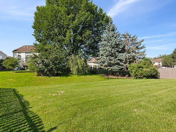 3rd image of 6008 Breezeland Ct