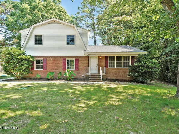 32 Twin Oaks Drive, Castle Hayne, NC 28429