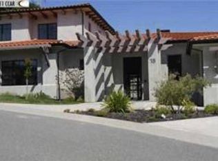 18 Oak Ct, Orinda, CA 94563