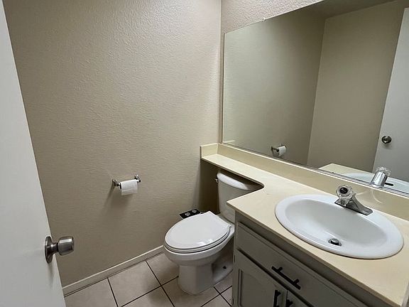 4th image of 8524 Hermitage Way