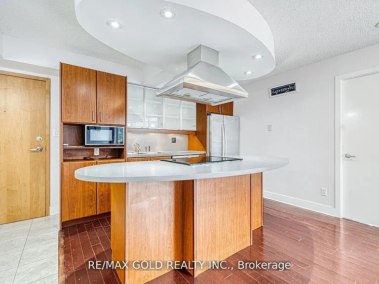 550 Queens Quay W #509 — Photo 18