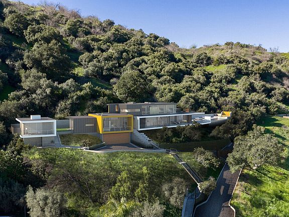 2nd image of 12340 Viewcrest Rd