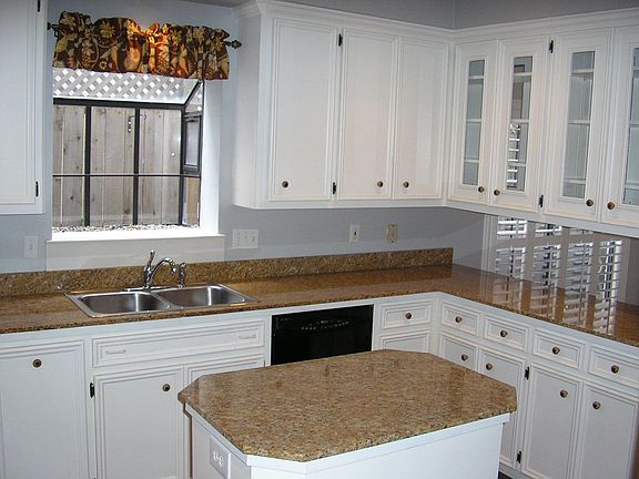 2nd image of 2313 Nantucket Dr #B