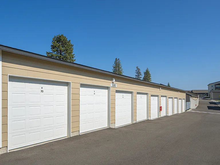 Rivers Edge Apartments — Photo 43