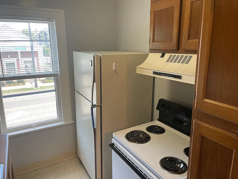 Belle Apartments — Photo 11