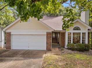 1947 Strawberry Ridge Dr, Ballwin, MO 63021