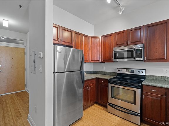 3rd image of 1333 W Broad St #U304