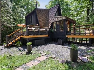 12 Round Up Trl, Gouldsboro, PA 18424