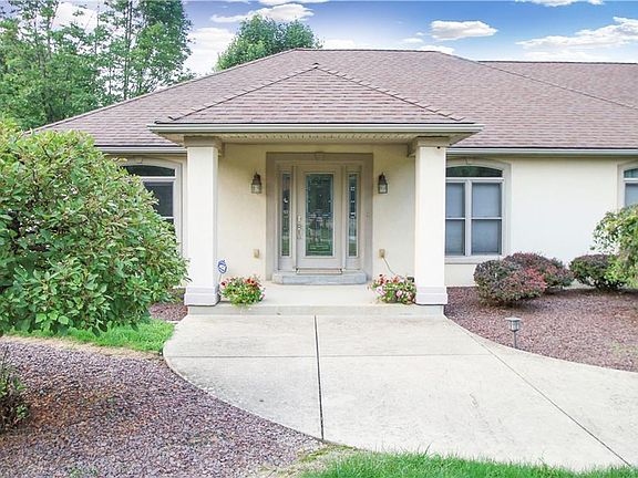 2nd image of 1322 Meadowood Cir
