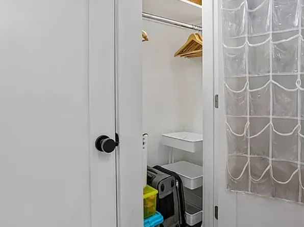 304 East 41st Street image 10 of 15