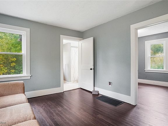 4th image of 3691 N Pleasant Dr