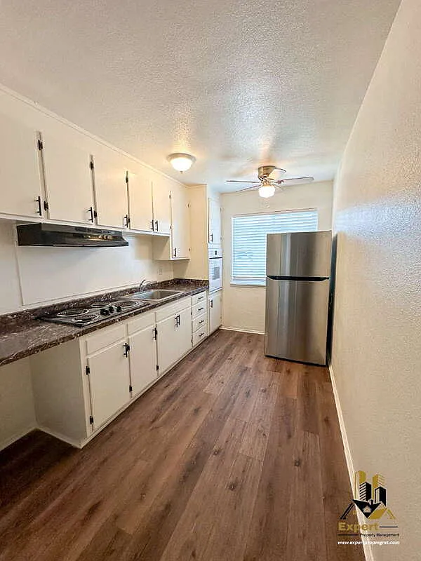 1 bed, 1.0 bath, $1,395 — Photo 2