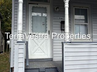 96 Thompson St, Salem, NJ 08079