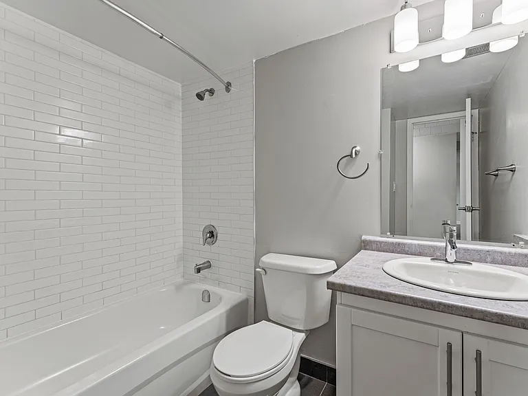 28 Helen Ave — Photo 16