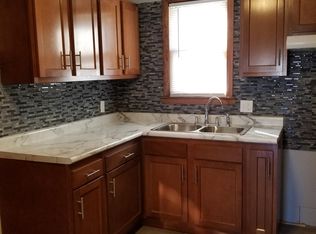 2037 N Charles St, Decatur, IL 62526