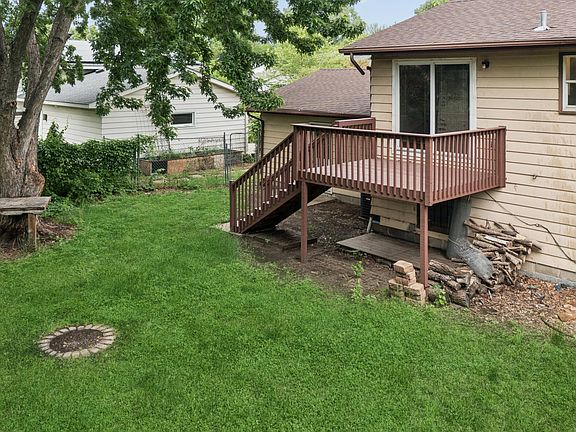 5th image of 1613 Lyn Curve Ave N
