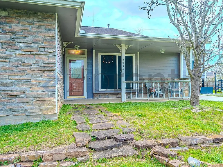 7934 Round Rock Dr — Photo 26