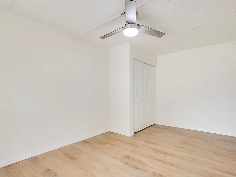 113 Kendra Ave — Photo 10