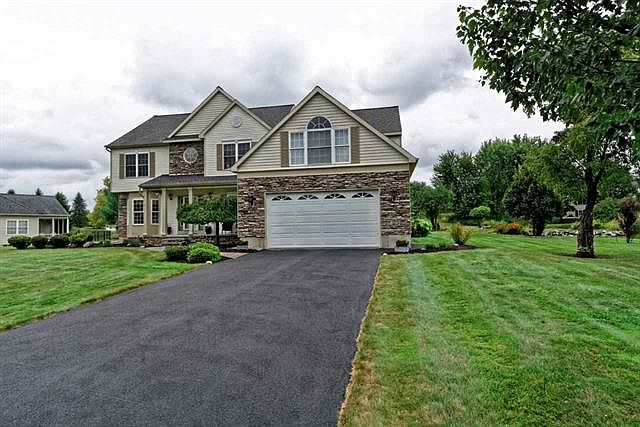 1st image of 5 Burton Dr