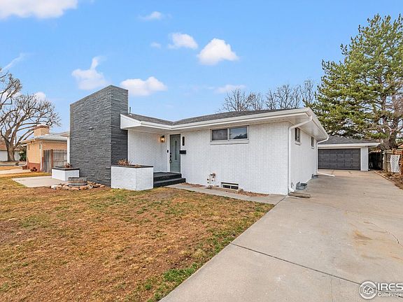 4th image of 329 Balsam St