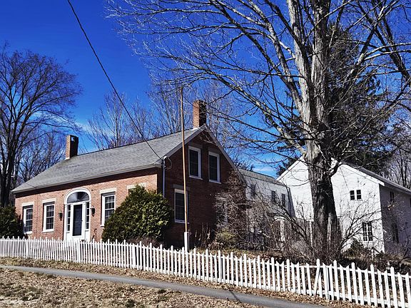 3rd image of 8 Wyonegonic Road
