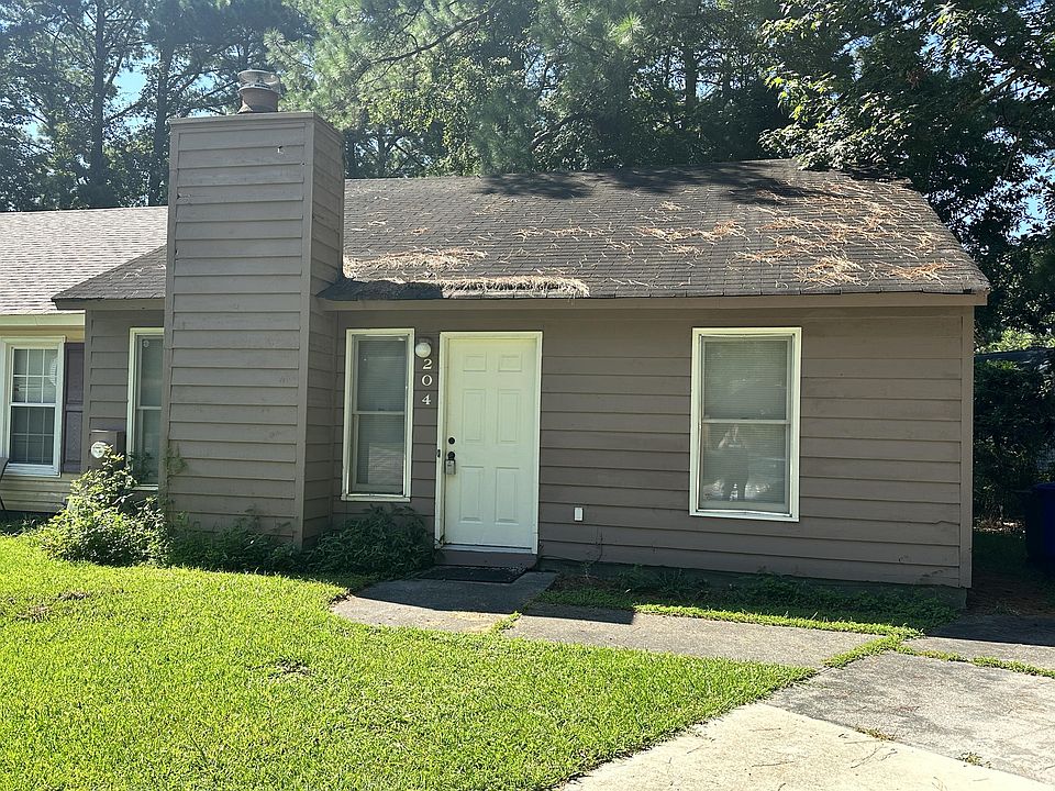 2nd image of 204 Corey Ct #1