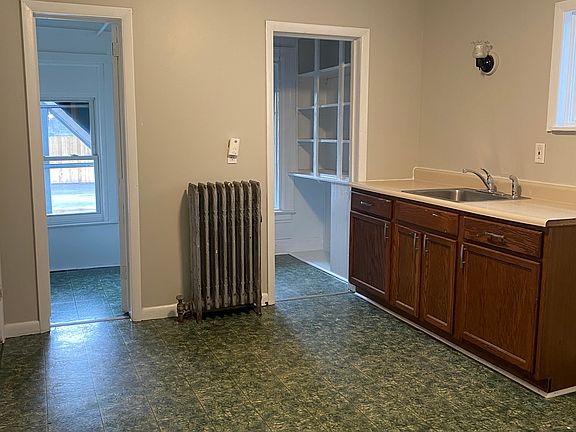 3rd image of 3 Westmoreland St #2