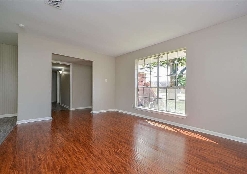 1st image of 3415 Debeney Dr