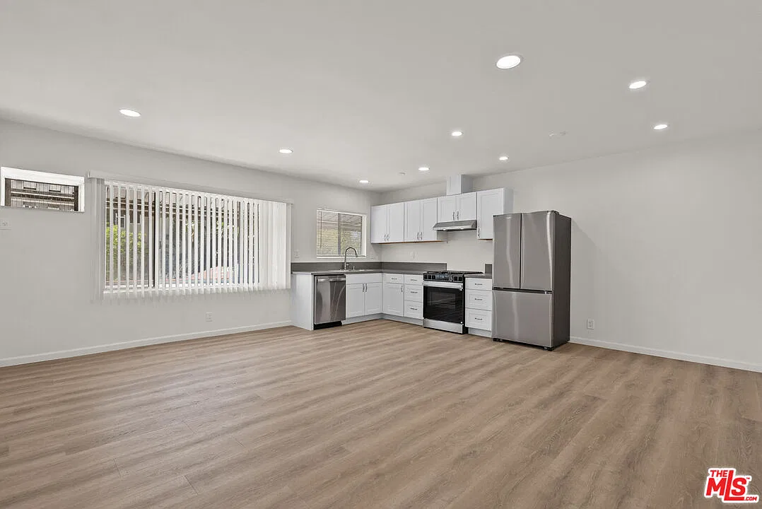 1 bed, 1.0 bath, $2,995 — Photo 4