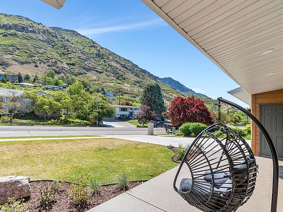 5th image of 3813 N Foothill Dr