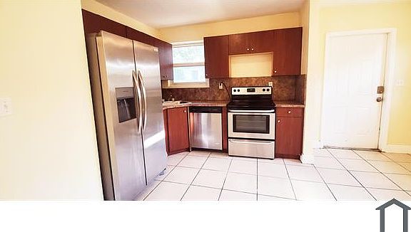 2nd image of 1708 NW 9th Ave #B