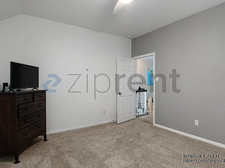 1406 Dapplegrey Ln — Photo 5