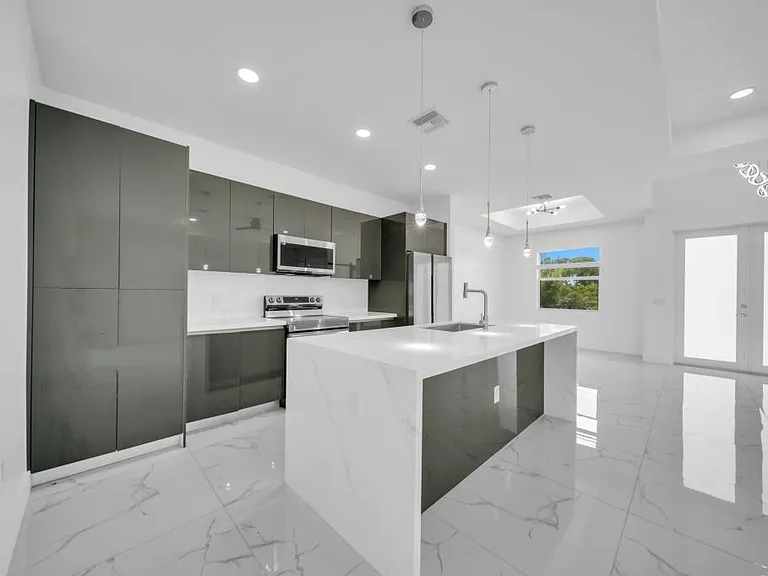 325 Paulcrest Ave — Photo 14