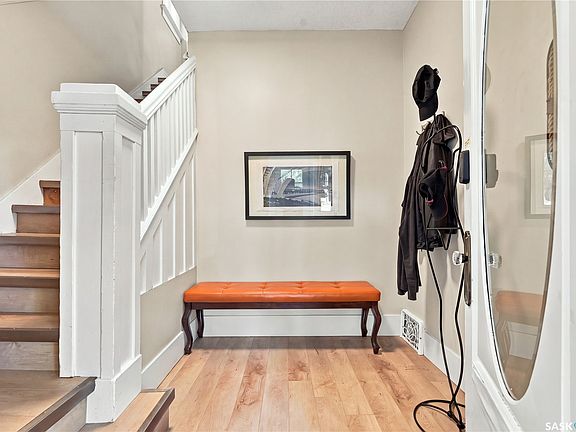4th image of 332 10th Street E