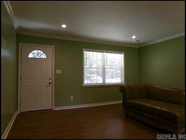 4 bed, 3.0 bath, 1250 sqft, $1,800 — Photo 2