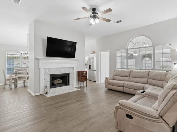 1909 Timberline Ln, Sherman, TX 75092